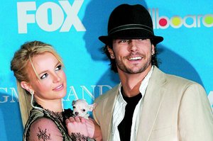 Buvęs Britney Spears vyras reikalauja iš jos daugiau pinigų