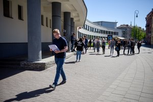  Karščiai trikdo mokyklų ritmą – ministerija ragina trumpinti pamokas