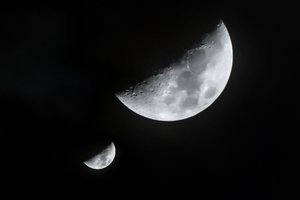 Žemė kažkada turėjo daugiau nei vieną Mėnulį. Mokslininkai išsiaiškino, kur jie dingo