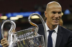 Kataro šeichai įspūdingomis sumomis vilioja Z. Zidane'ą