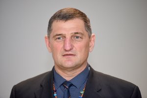 Lukiškėse darbo negavęs H. Daktaras kalėjimą padavė į teismą 