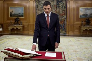 Ispanija turi naują premjerą, bet valdžios pamatas toliau siūbuoja