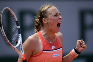 Estė A. Kontaveit, rusė M. Šarapova ir ispanas R. Nadalis pateko į „French Open“ aštuntfinalį