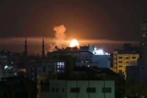 Po naujo apšaudymo raketomis Izraelis smogė „Hamas“ taikiniams Gazos Ruože