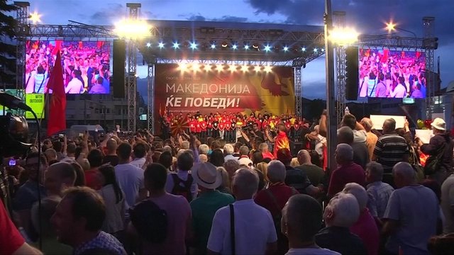 Makedonai protestuoja prieš bandymą pakeisti šalies pavadinimą