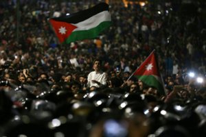 Jordanijos karalius bando spręsti šalį ištikusią politinę krizę