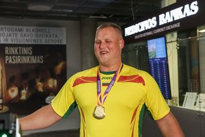 Lietuvos sporto savaitė. Tolimas A. Gudžiaus metimas ir rekordų griūtis