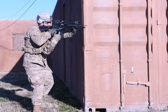 JAV kariai turės „trečią ranką“: pradėjo daug žadančio įrenginio bandymus