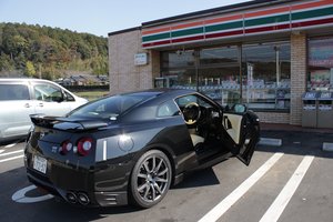 Lietuvos vairuotojams atsirado viltis gauti teisę vairuoti Japonijoje, JAV ir kitur