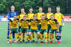 Jaunimas parodė pavyzdį vyrų rinktinei – iškovojo Baltijos futbolo taurę