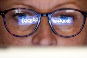 Dar vienas „Facebook“ skandalas? Vartotojų duomenis dalino ir kitiems