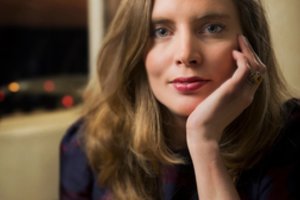 Moterys ir saugo, ir keičia tauraus gėrimo tradicijas