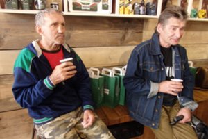 Klaipėdos benamiams jauna šeima pasiūlė prabangų malonumą