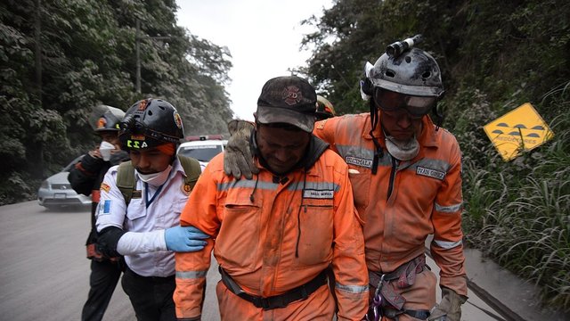 Po ugnikalnio išsiveržimo Gvatemalai į pagalbą skuba daugybė pasaulio šalių