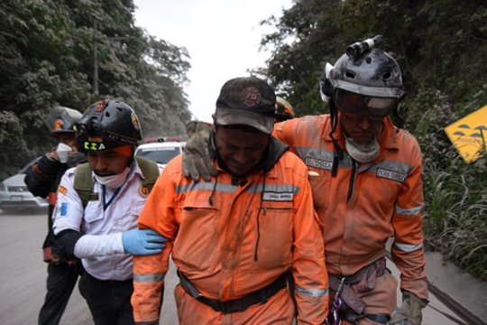 Po ugnikalnio išsiveržimo Gvatemalai į pagalbą skuba daugybė pasaulio šalių