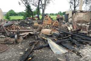 Gaisras Kėdainių r. visiškai sunaikino ūkininko sodybą iš 5 pastatų