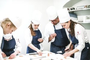 Prancūzas lietuvius virtuvėje moko dirbti lyg armijoje