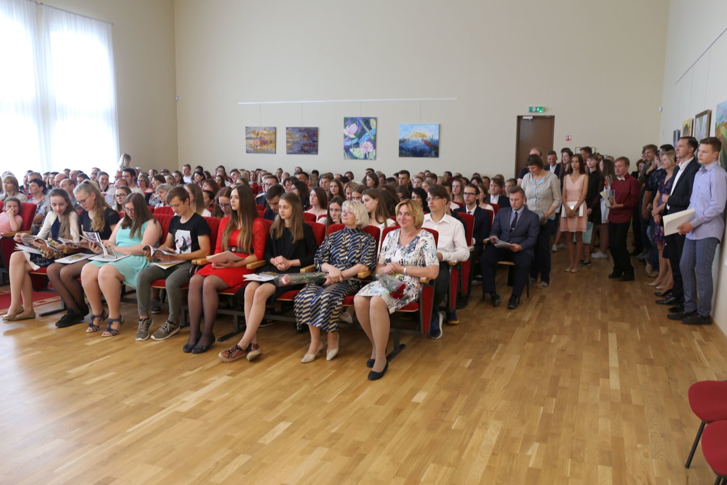  Garliavos meno mokyklos moksleiviams trečiadienį buvo įteikti neformaliojo ugdymo programos baigimo pažymėjimai, vyko iškilmingas koncertas.<br> Kauno rajono savivaldybės nuotr.