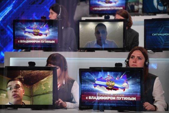 V. Putinas naujo formato tiesioginės linijos metu atsakinės į gyventojų klausimus
