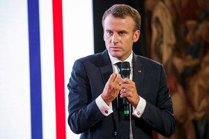 G7 lyderiai neturi bijoti siekti susitarimų nedalyvaujant JAV, sako Emmanuelis Macronas