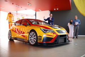 Ramūnas Čapkauskas nusipirko naują lenktyninį TCR automobilį