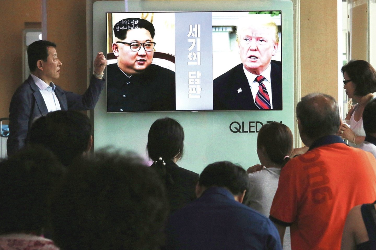 Kol D.Trumpas ir Kim Jong-unas ruošiasi kitos savaitės susitikimui, sprendžiama, kas sumokės už Pchenjano lyderio nakvynes viešbutyje „Fullerton Hotel“.