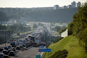 Vytenis Andriukaitis perdavė Europos įspėjimą: Lietuva turi greitai įvesti automobilių mokestį
