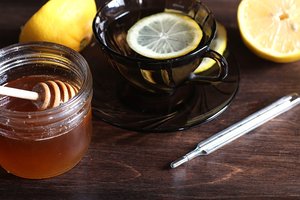 Specialistai patarė, kada rinktis vaistus, o kada gydytis žolelėmis