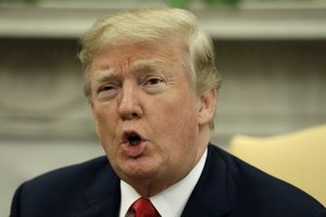 Donaldas Trumpas tikisi G-7 viršūnių susitikime išspręsti nesutarimus dėl prekybos