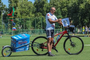 „Stumbrą“ aplankė iš Portugalijos į Rusiją vardan kilnaus tikslo keliaujantis dviratininkas