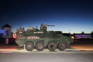 Užfiksavo: įspūdinga karinės technikos kolona naktį riedėjo per Lietuvą