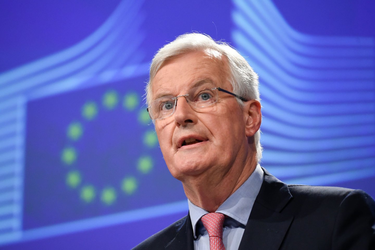  Europos Sąjungos negąsdina „priekaištų žaidimas“ derybose su Didžiąja Britanija dėl „Brexit“, penktadienį pareiškė ES vyriausiasis „Brexit“ derybininkas Michelis Barnier.<br>AFP/Scanpix nuotr.