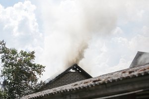 Pakruojo rajone užsiliepsnojo namas