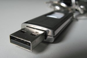 Pinigų nesulaukiantys autorių teisių gynėjai sukilo prieš Kultūros ministeriją