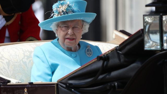 Didi šventė: Jungtinė Karalystė švenčia karalienės Elizabeth II gimtadienį