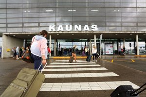 Pirmadienio rytą iš Kauno neišskridę keleiviai atsimušė į abejingumo sieną