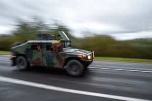 NATO karių eismo įvykius Lietuvos kariuomenė sieja su pratybų intensyvumu