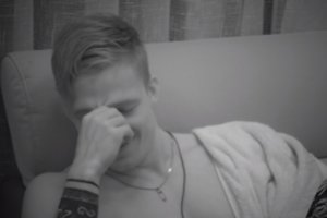 „Tamsoje” – raumeningų vyrų ašaros po penkių savaičių išvydus dienos šviesą