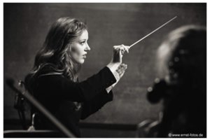Dirigentė Giedrė Šlekytė – apie moterį orkestre ir priklausomybę nuo batutos