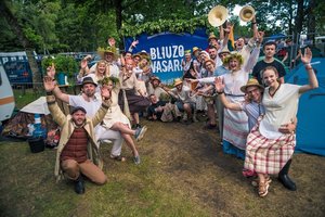 „Bliuzo naktų“ šėlionės: ką šįmet iškrės festivalio linksmuoliai „Naisių prarastieji“?