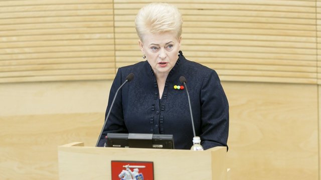 Dalia Grybauskaitė pripažino nusvilusi pirštus
