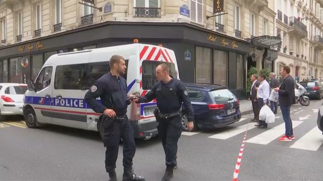 Paryžiuje vyras užsibarikadavo su 3 įkaitais