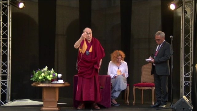 Dalai Lama sakė paskaitą visuomenei: „Visi turim teisę į laimingą gyvenimą“