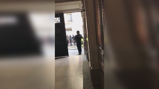 Paryžiuje policija sėkmingai išlaisvino įkaitus ir sulaikė užpuoliką