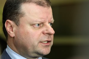 S. Skvernelis: ne laikas kalbėti apie visuotinį NT mokestį 