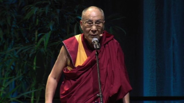 Dalai Lama savo paskaitoje žarstė patarimus, kaip tapti laimingesniais
