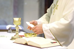 Lenkijos pastangos atsikratyti kunigų pedofilų kol kas bevaisės