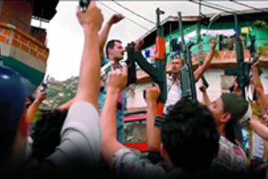 Mafijos bosas sukūrė laužą iš dolerių, kad sušiltų mažametė dukra