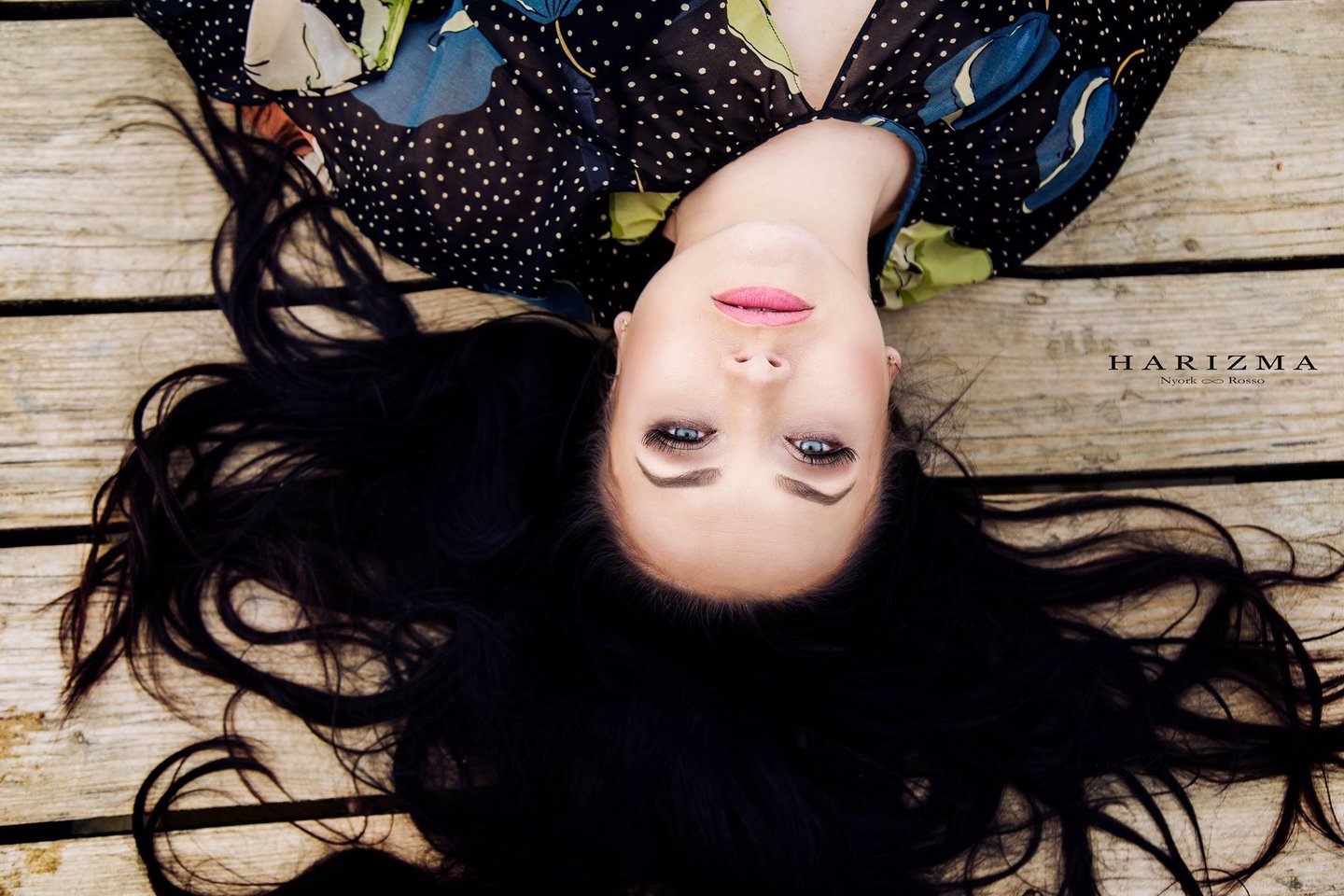 Mergina iš nepažįstamųjų kartais išgirsta vertinimą, kad ji labai graži ir labai nelaiminga.<br> „Harizma“ nuotr.