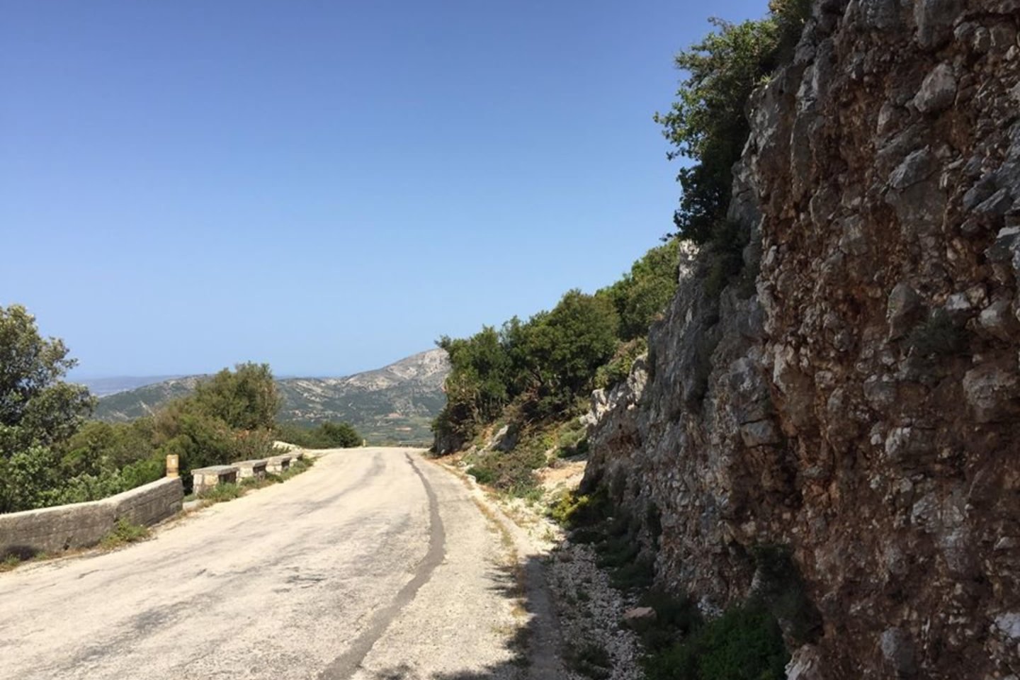 Apskritai Peloponeso apylinkėse labai ramu, nes dėl karšto klimato ir pietietiško gyvenimo būdo čia niekas neskuba.<br>A.Černiauskaitės nuotr.